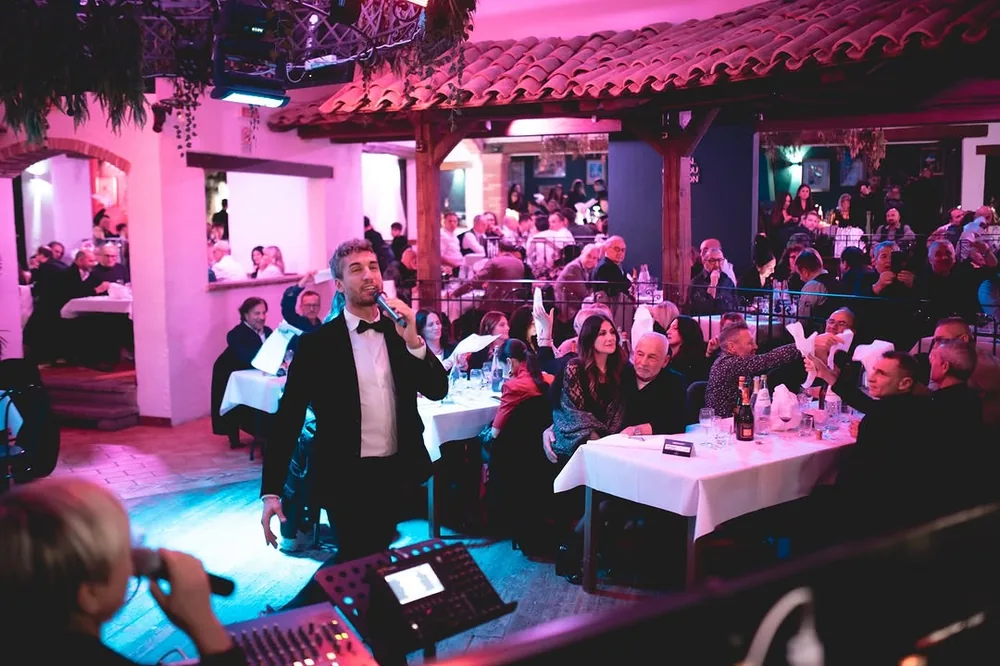 Cena spettacolo a Villa Borghese